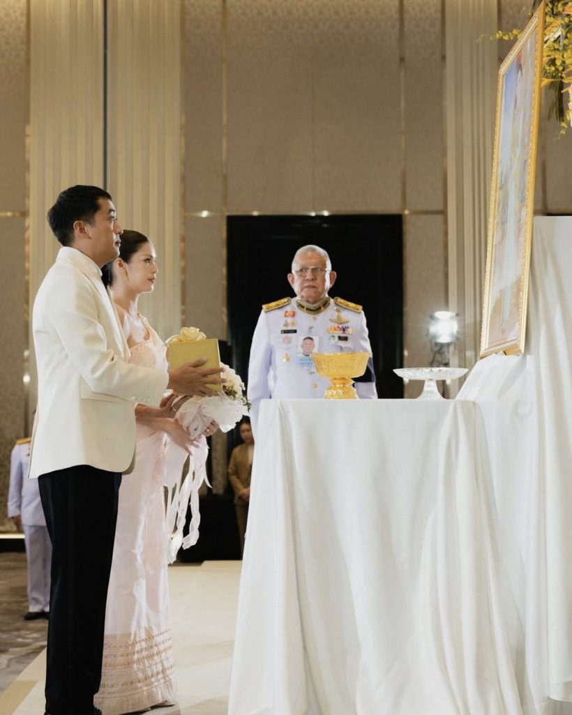 นาทีประทับใจ! งานแต่ง เปอร์-ยิหวา รับพระราชทานของขวัญจากพระราชินี
