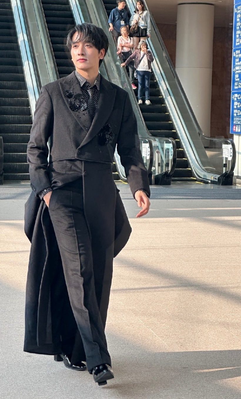 กรี๊ดแตก! พระเอกไทยควงนางเอกเกาหลีเปิดตัวซีรีส์เรื่องใหม่!