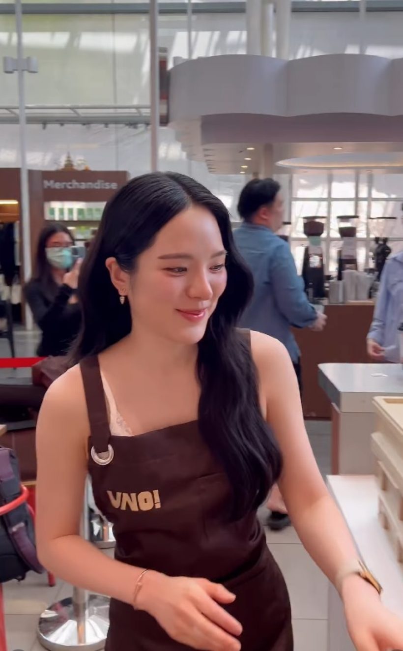 นางเอกดัง ขยันมาก!! ลุยงานบาริสต้าเองทุกขั้นตอน