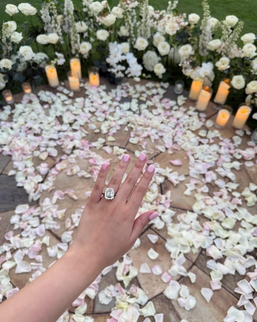 เซอร์ไพรส์วงการไฮโซ คู่รักตระกูลดัง สมเเหวนตีตราจองเเล้ว