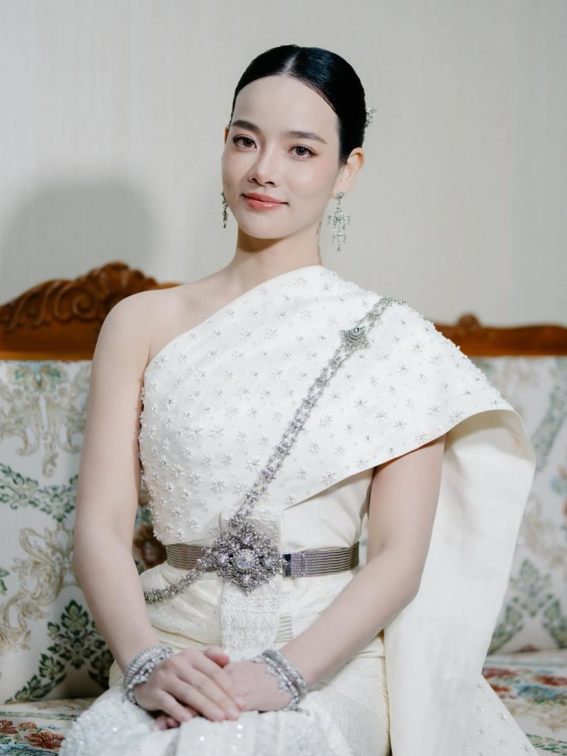 เซอร์ไพรส์! นางเอกดังใส่ชุดไทยสวยละมุน หรือจะมีข่าวดี