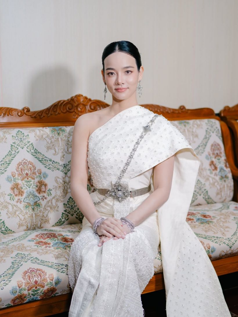 เซอร์ไพรส์! นางเอกดังใส่ชุดไทยสวยละมุน หรือจะมีข่าวดี