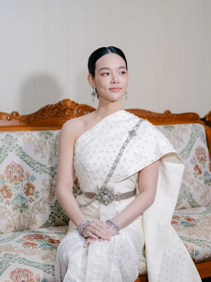 เซอร์ไพรส์! นางเอกดังใส่ชุดไทยสวยละมุน หรือจะมีข่าวดี
