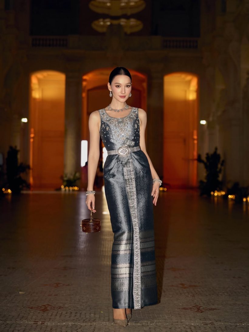 เดียร์น่า สุดภูมิใจ ได้พาชุดไทยดุสิต เฉิดฉายกลางกรุงปารีส