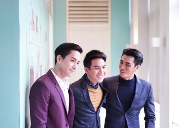 พี่หมื่นโป๊ป ทำเอาคนทั้งถนนแตกตื่น! หลังเปิดกระจก ทำสิ่งนี้กับแฟนคลับ (คลิป)