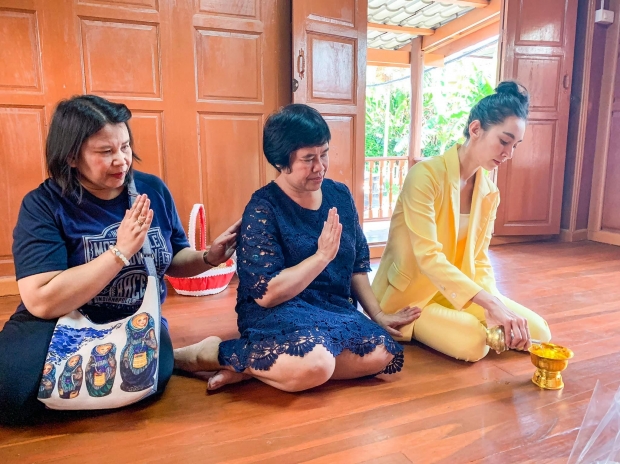 เบลล่า ขยันทำบุญ ล่าสุดถวายกุฏิเรือนไทย ไว้ใช้งานในพระพุทธศาสนา