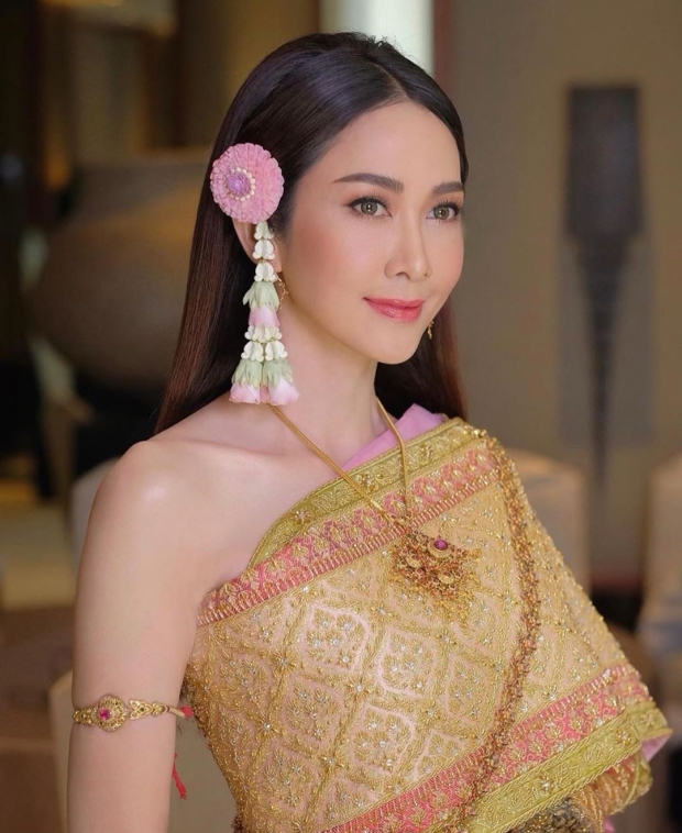 สวยหวาน ยุ้ย- จีรนันท์ อวกภาพถ่ายแบบชุดไทย ดูสง่าไม่แพ้ใคร!