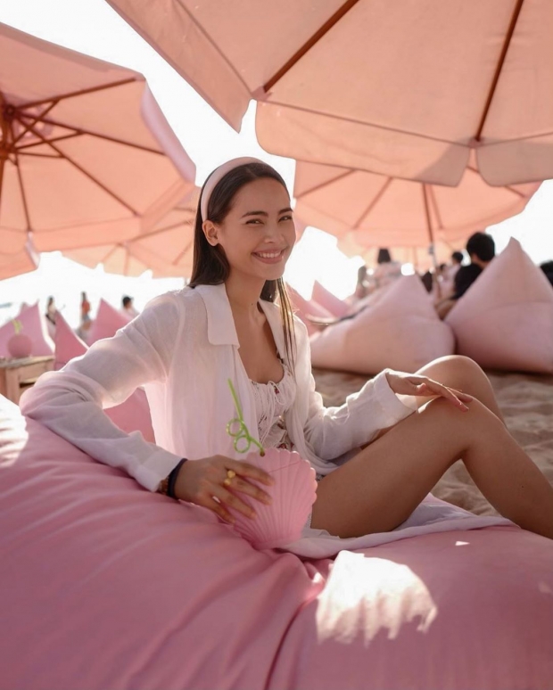 เทใจรัวๆ ญาญ่า ถ่ายภาพคู่น้องหมา ตั้งเเคปชั่นเเบบนี้ ถาม ณเดชน์หรือถามใคร 