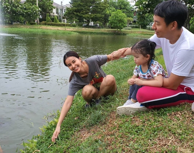 น้ำฝน อวดซีนสวีท อาร์ม พิพัฒน์ ทั้งหวานทั้งแซ่บไม่รู้จะโฟกัสจุดไหน