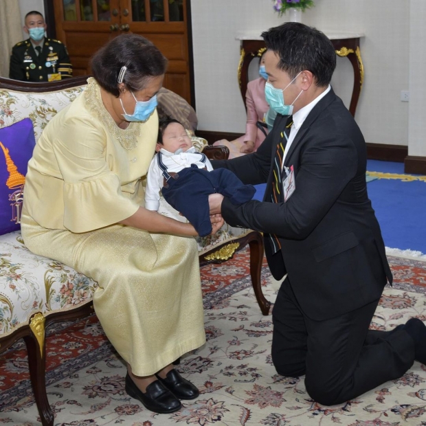 มิค-เบนซ์ สุดปีติ กรมสมเด็จพระเทพฯ ทรงขลิบผมไฟให้ น้องเปรม