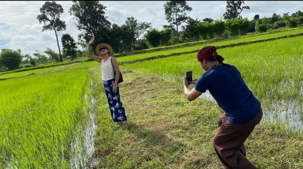   สูงสุดคืนสู่สามัญ! เปิดภาพล่าสุด จา พนม กลับไปใช้ชีวิตที่บ้านนอก