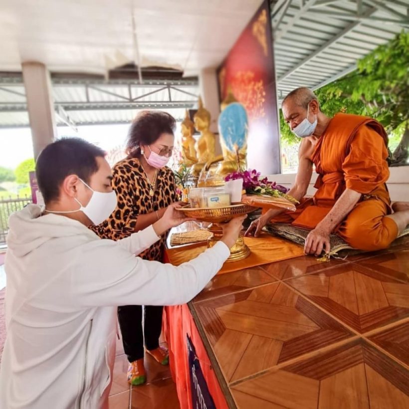  มิตร มิตรชัย เข้าพิธีอุปสมบทแล้ว หลังได้รับอิสรภาพ