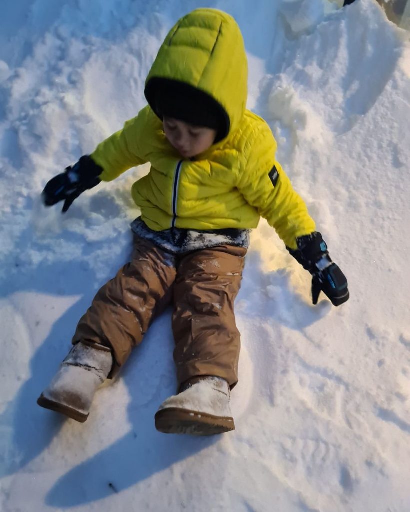 ซุปตาร์สาวหอบลูกๆพร้อมสามีไฮโซ วาร์ปเล่นหิมะไกลถึงฟินแลนด์