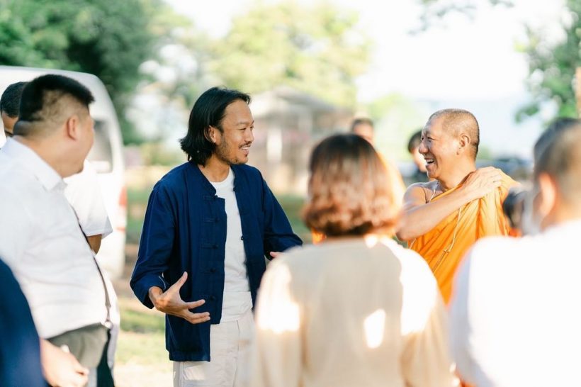 แฟนๆร่วมสาธุ สิงโต นำโชค กราบพระโน๊ต อุดม