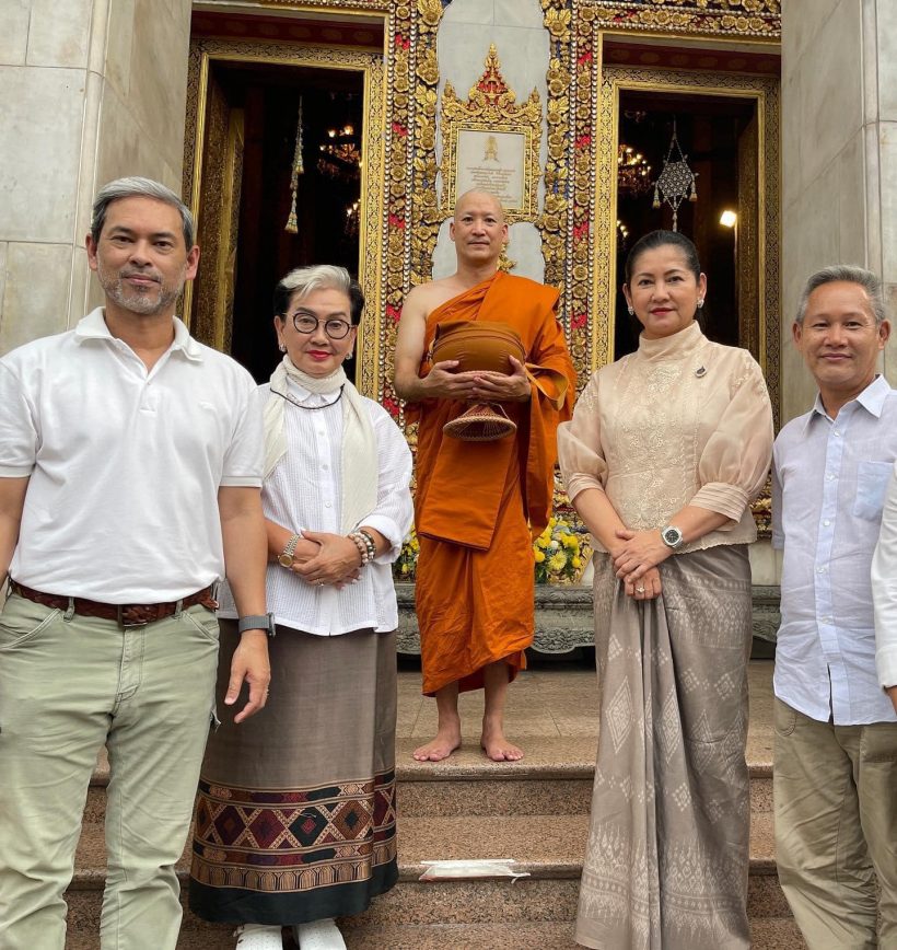 อนุโมธนาบุญ พระเอกรุ่นใหญ่  เข้าพิธีอุปสมบทเรียบง่าย