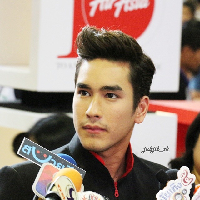 ณเดชน์รับให้เงินคนสติไม่ดี100บ.ยิ้มคนชม