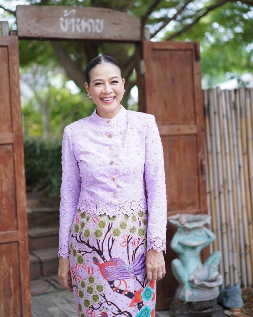 น้องเหนือเรียนจบปุ๊บเปิดธุรกิจใหม่ ชวนแม่กบประชันสวยชุดบาบ๋าย่าหยา