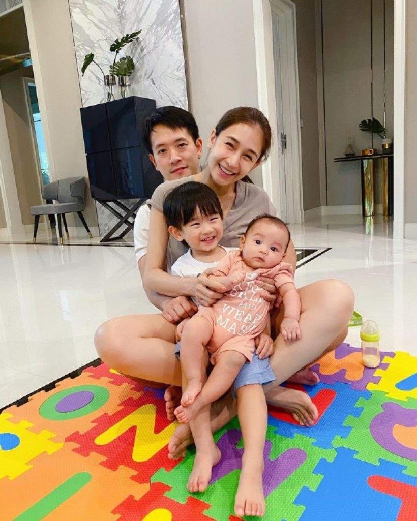 น่ารัก และ อบุอุ่นมากๆ กับภาพของ พี่โสน และ น้องสวรรค์ ลูกพ่อมอส