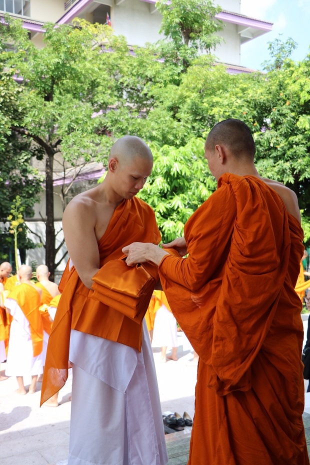 เอก ซีซันไฟฟ์ บวชเพื่อน้อมถวายเป็นพระราชกุศลแด่ พ่อหลวง