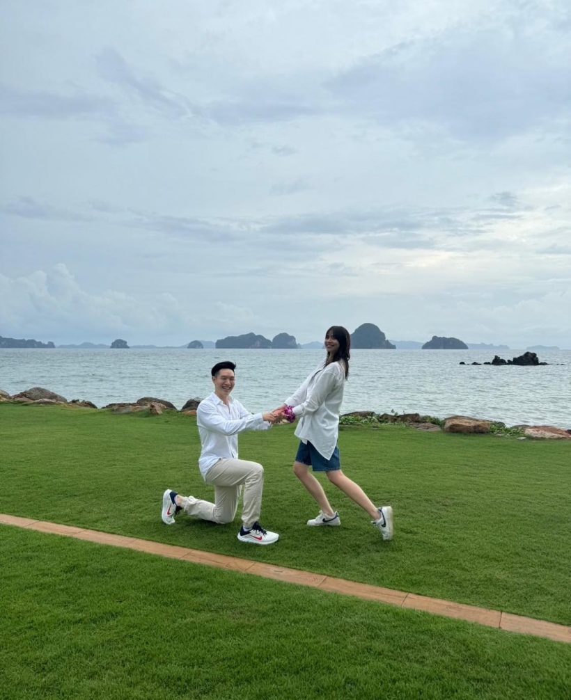 ยินดีด้วยรัวๆ! ดาราสาวถูกคุกเข่าขอแต่งหวานชื่น!!
