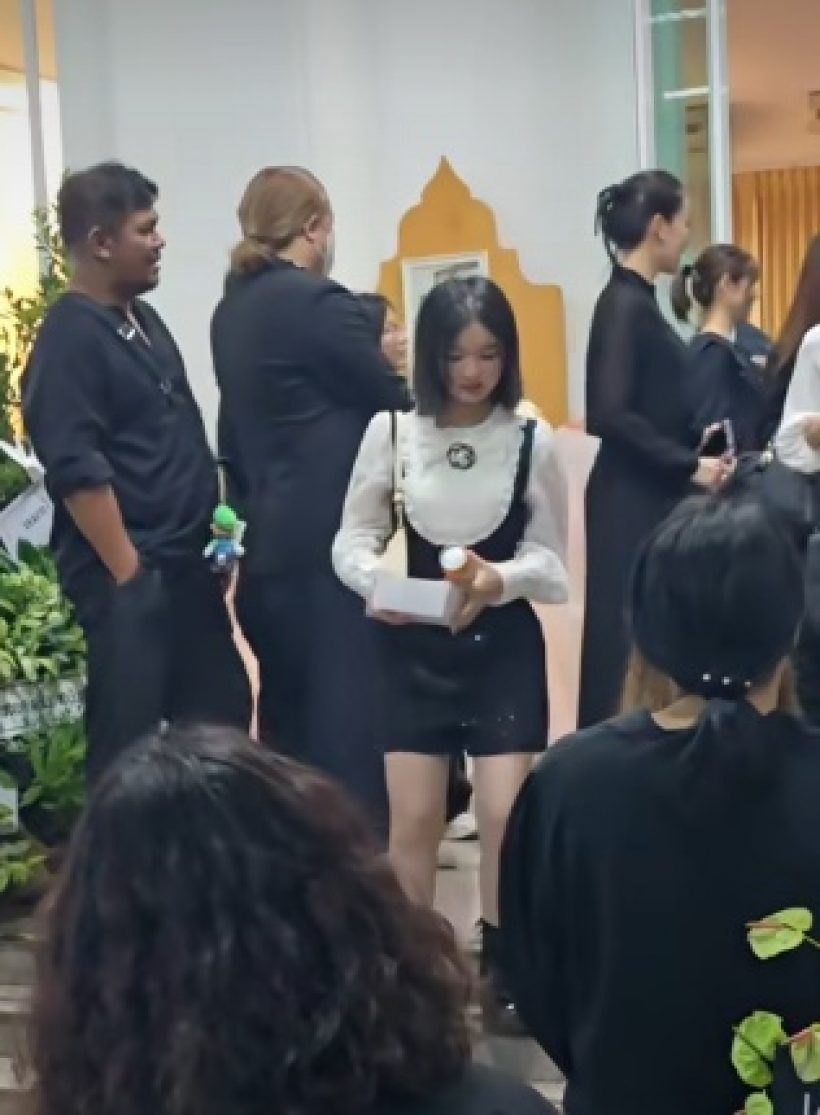 ชาวเน็ตถกกันเดือด เรื่องชุดน้องอินเตอร์ ใส่ไปร่วมงานแม่งามทิพย์