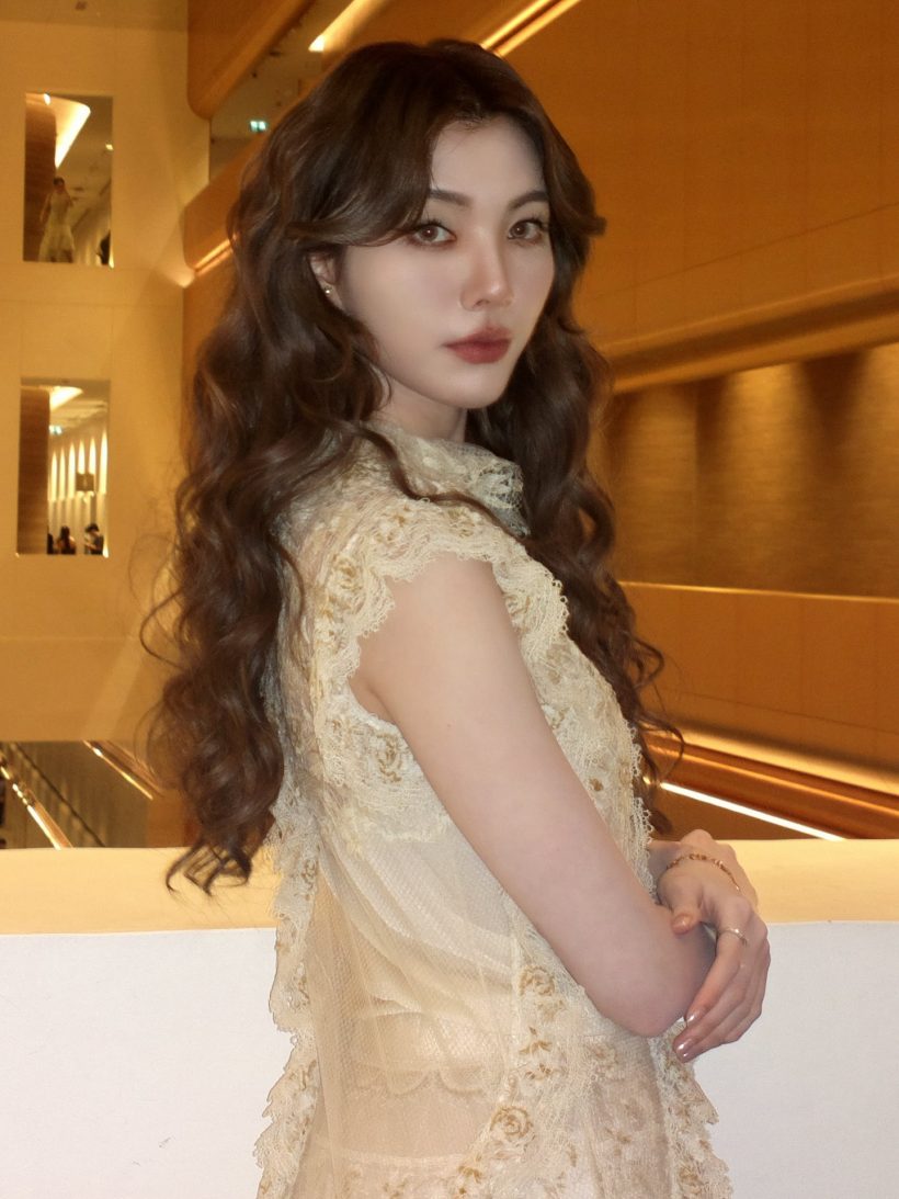 เคมีดีต่อใจ! 'หลิงหลิง-ออม' สวยปังคว้ารางวัลคู่จากงาน Weibo Gala 2025