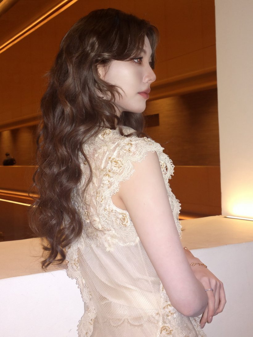เคมีดีต่อใจ! 'หลิงหลิง-ออม' สวยปังคว้ารางวัลคู่จากงาน Weibo Gala 2025