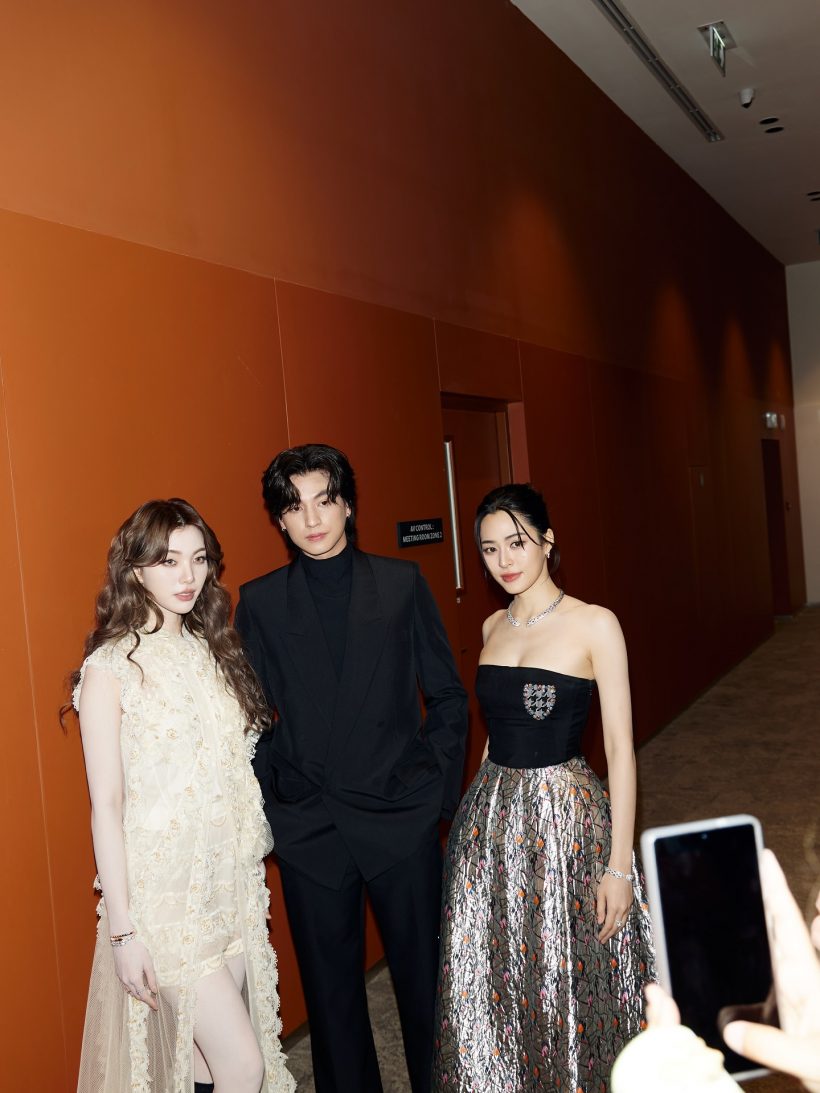 เคมีดีต่อใจ! 'หลิงหลิง-ออม' สวยปังคว้ารางวัลคู่จากงาน Weibo Gala 2025