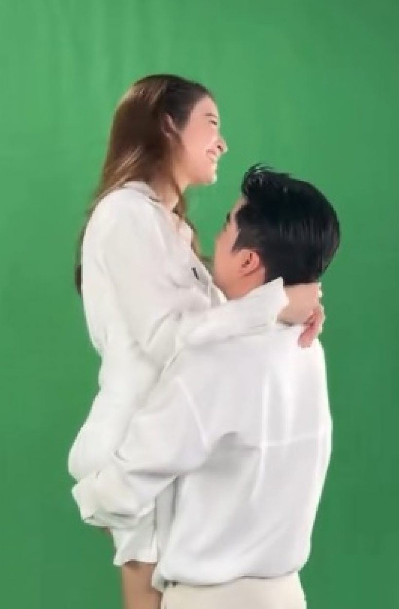 เปิดช็อตสตูดิโอแตก!'นนกุล' อุ้ม 'แอฟ' โชว์ ทำเอากรี๊ดลั่น