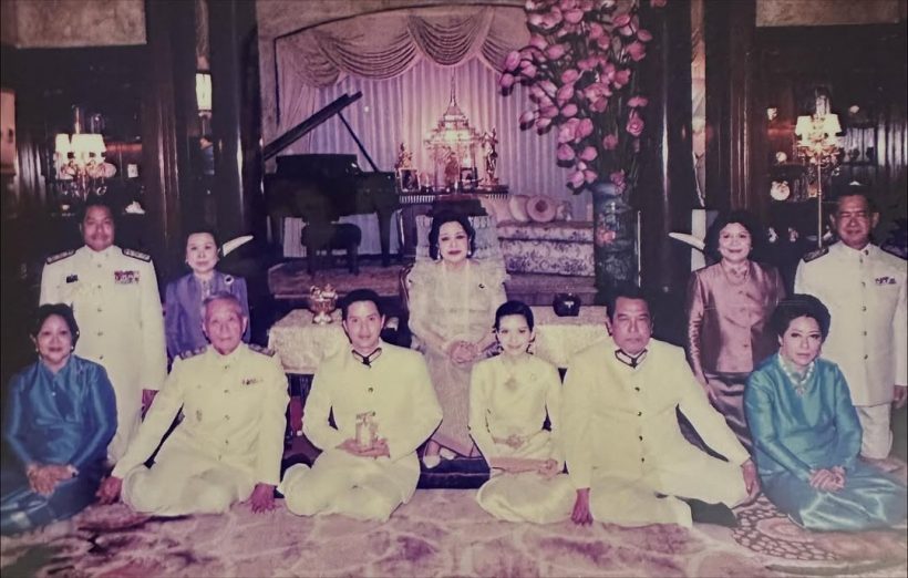 นางเอกดัง เคยได้รับพระราชทานน้ำสังข์จาก สมเด็จพระพันปีหลวง