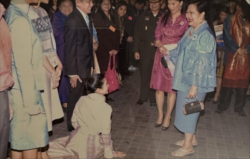 นางเอกดัง เคยได้รับพระราชทานน้ำสังข์จาก สมเด็จพระพันปีหลวง