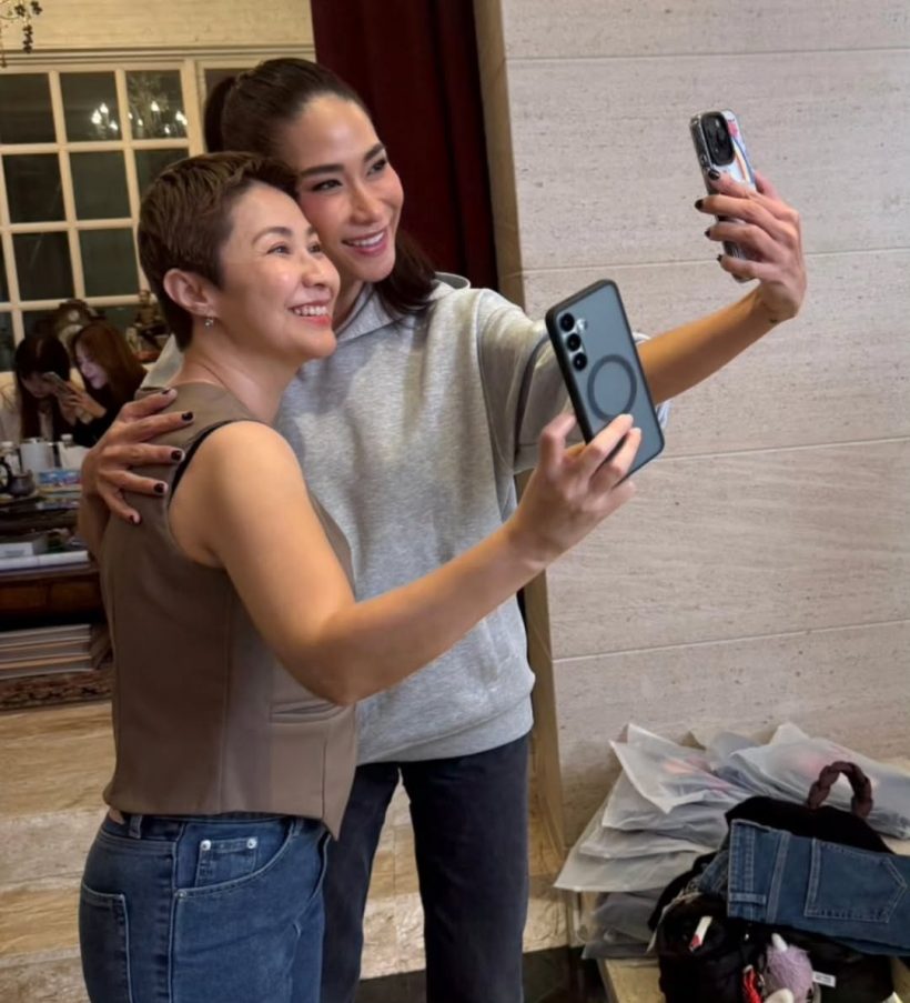 ดาราสาวดัง ป่วยมะเร็ง! กอดส่งกำลังใจ พลอย เฌอมาลย์