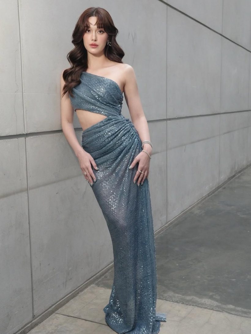 ดาราลูกครึ่งคนนี้ โดนเพื่อนว่าไม่สวย แต่โตมาปังตัวแม่สุดๆ