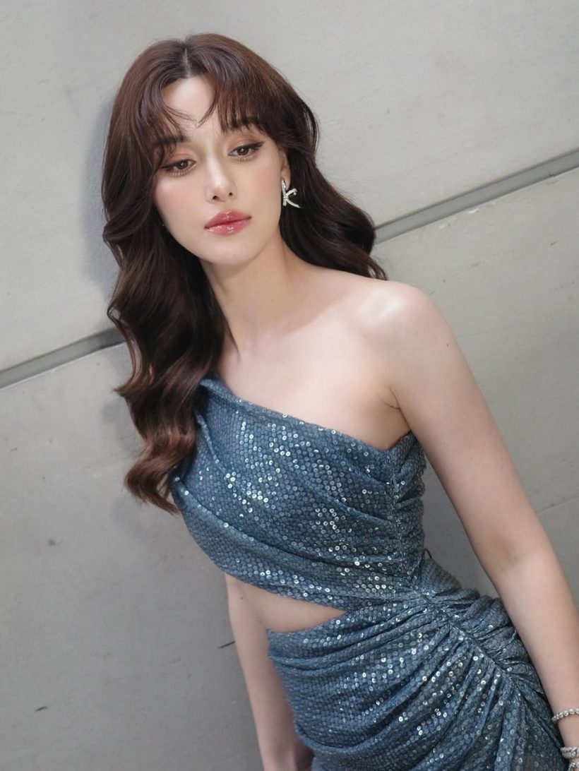 ดาราลูกครึ่งคนนี้ โดนเพื่อนว่าไม่สวย แต่โตมาปังตัวแม่สุดๆ