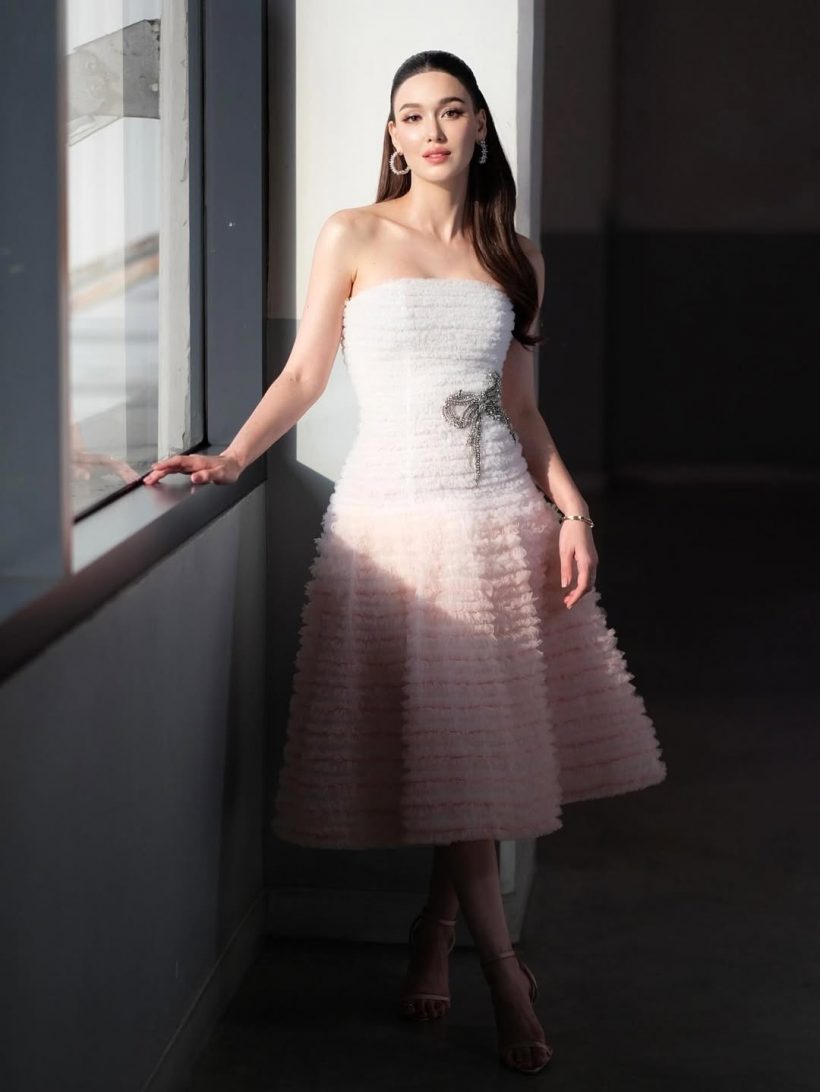 ดาราลูกครึ่งคนนี้ โดนเพื่อนว่าไม่สวย แต่โตมาปังตัวแม่สุดๆ