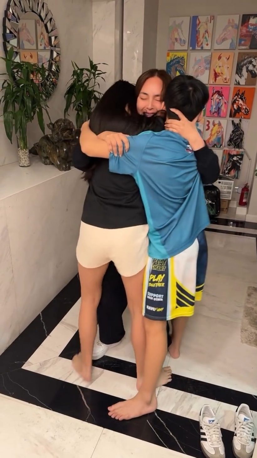 ช็อตน้ำตาซึม! เปิดภาพแรก นานา สวมกอดลูกหลังได้ประกันตัว