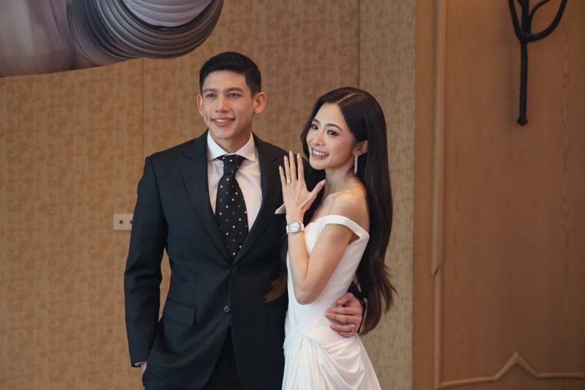 เเต่งเเล้วจ้า! มายด์-พาย เจ้าสาวสวย เพชรบนนิ้วเม็ดใหญ่เบิ้ม