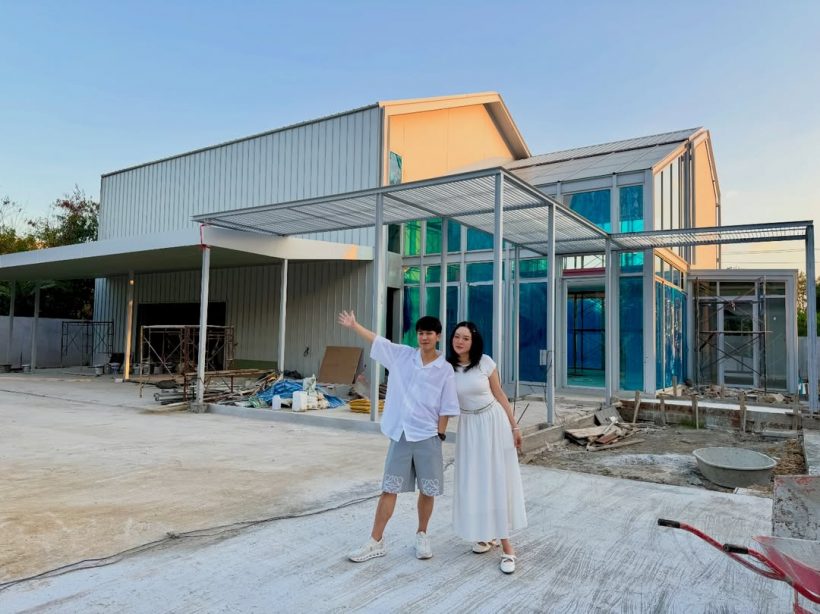 เปิดสตูดิโอใหม่ แก้มบุ๋ม-พี่พีท อึ้ง! ความอลังการมาเต็ม