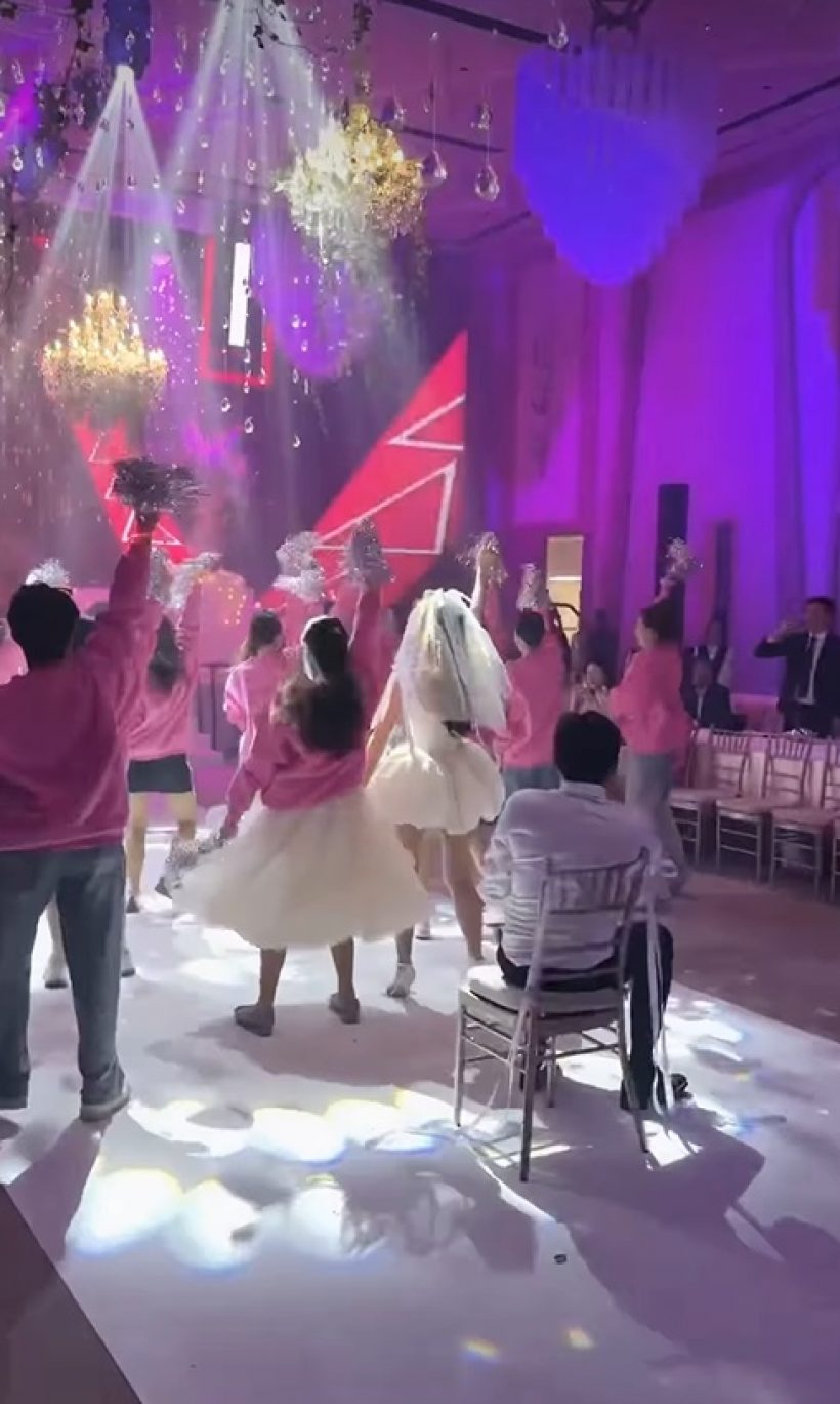 ทีมเจ้าสาว ลูกน้ำ จัดโชว์พิเศษ เซอร์ไพรส์! น้องปีใหม่ร่วมด้วย