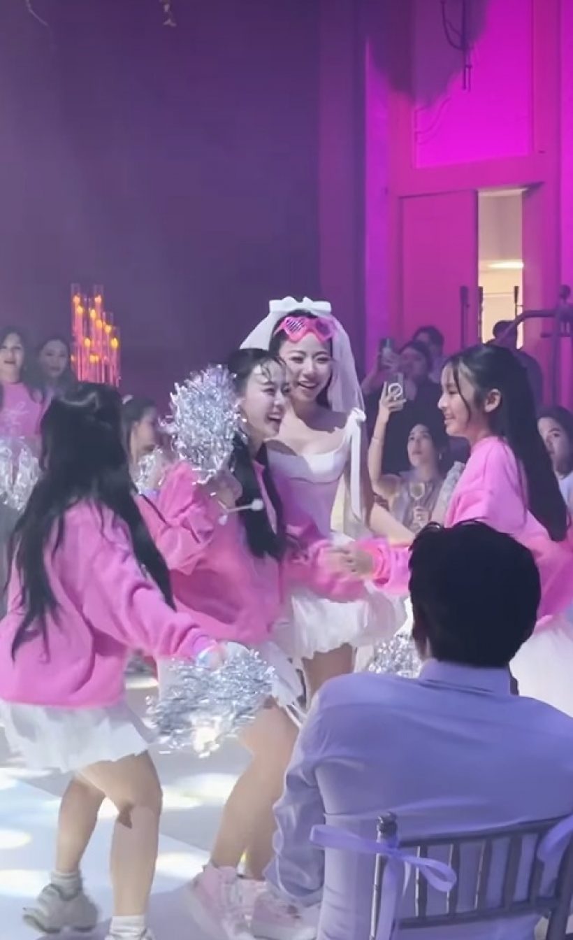 ทีมเจ้าสาว ลูกน้ำ จัดโชว์พิเศษ เซอร์ไพรส์! น้องปีใหม่ร่วมด้วย