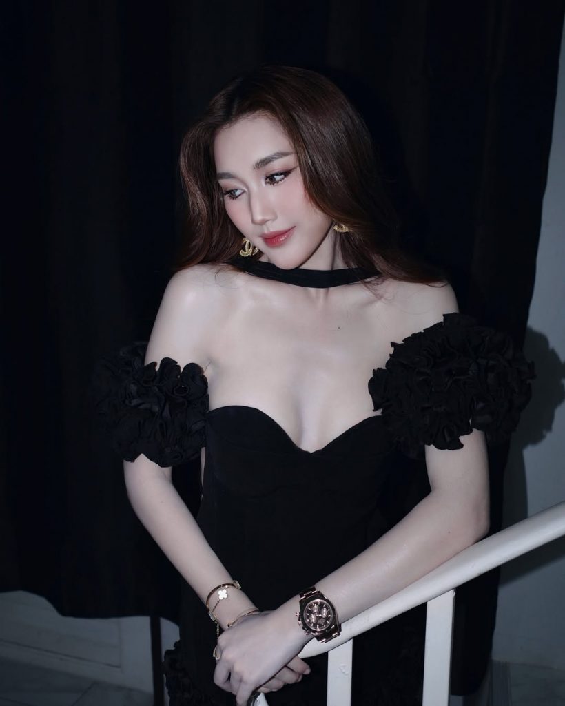 นางเอกดังเล่ารักในอดีต รู้ความจริง..เพราะสาวอื่นมาเสิร์ฟเอง