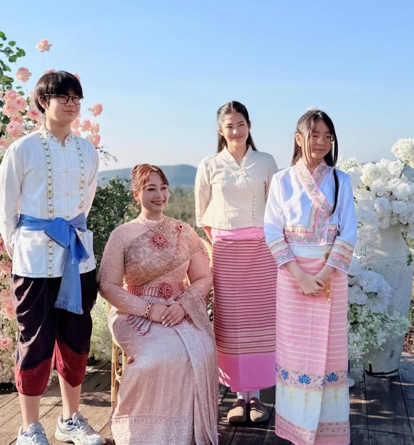 ส่องลุค น้องนาวากั้นประตูเงินประตูทอง สวยสง่าเกินวัย14