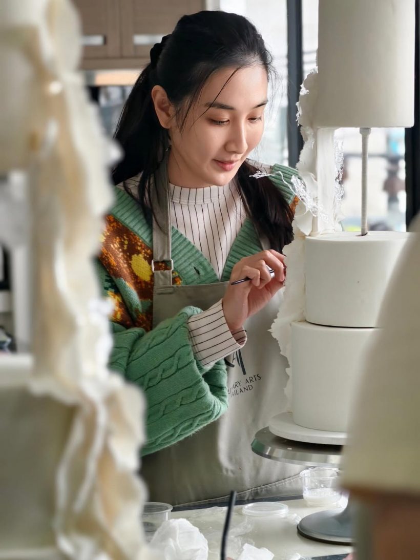 ส่องฝีมือ กระติ๊บ ชวัลกร ทำเค้กงานแต่ง บอกเลยไม่ธรรมดา!!