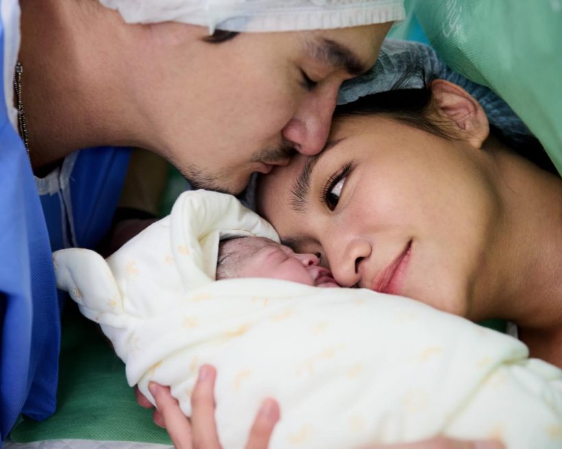 มาแล้วจ้า! ส่องโฉมหน้า ลูกชายอนันดา พ่อป้ายแดงเห่อหนักมาก!