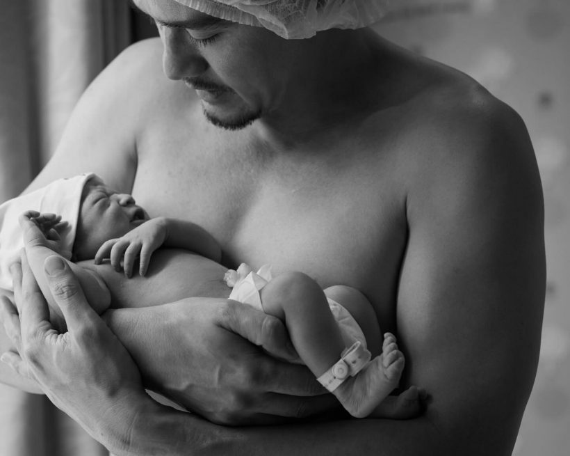 มาแล้วจ้า! ส่องโฉมหน้า ลูกชายอนันดา พ่อป้ายแดงเห่อหนักมาก!