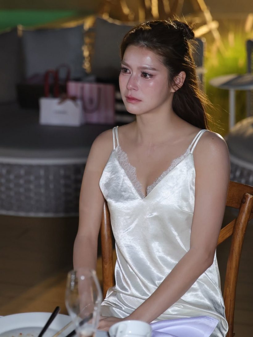 นางเอกดังปล่อยโฮ แก๊งเพื่อนเซอร์ไพรส์จัดปาร์ตี้สละโสด