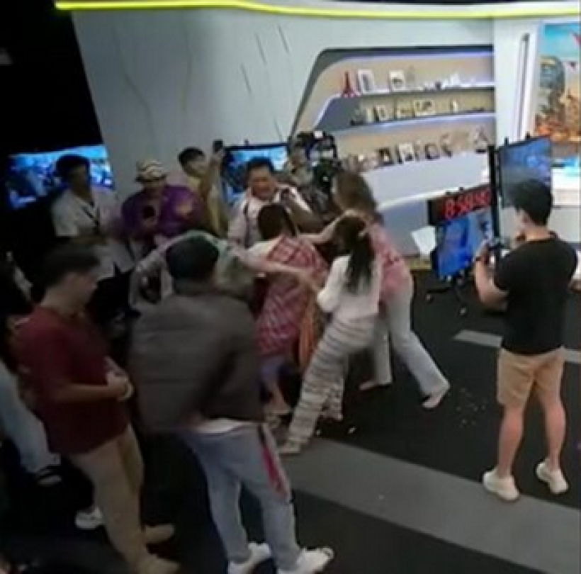 เละ!ผู้ประกาศช่อง3 สาดแป้งสุขสันต์สงกรานต์ สรยุทธลั่นแรง!