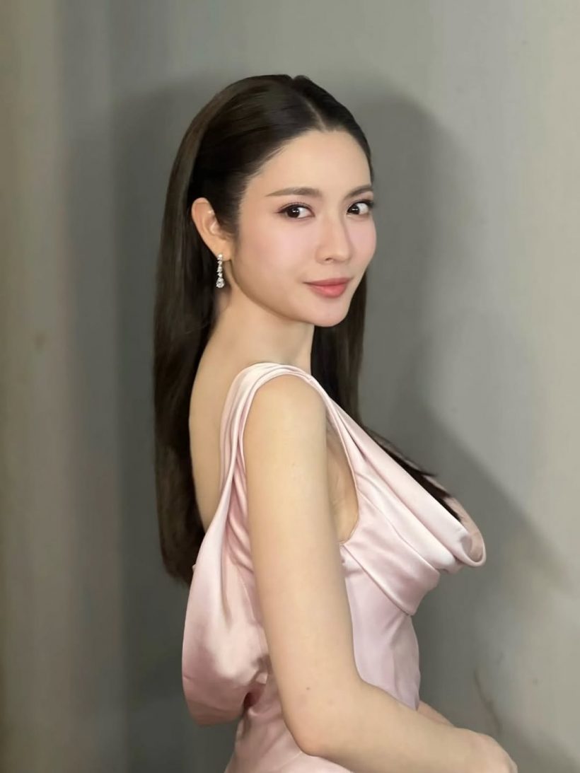 ภาพหาดูยาก! แอฟ ทักษอร สมัยวัยละอ่อน ทำคนฮือฮา