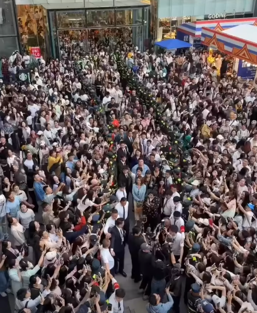 นี่เเหละของจริง! พระเอกไทยคนนี้ สร้างปรากฎการณ์ห้างเเตกที่จีน