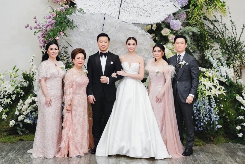 เปิดภาพพี่สาวคนโตบ้าน รังษีสิงห์พิพัฒน์ นานๆทีจะออกสื่อ
